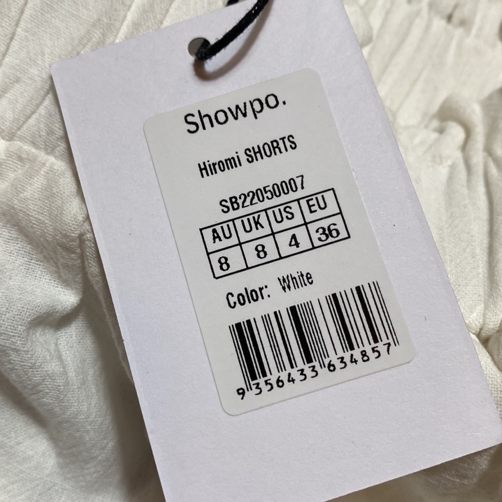 NWT Showpo. White High Waisted Elastic Waist Shorts 4 - Picture 6 of 7